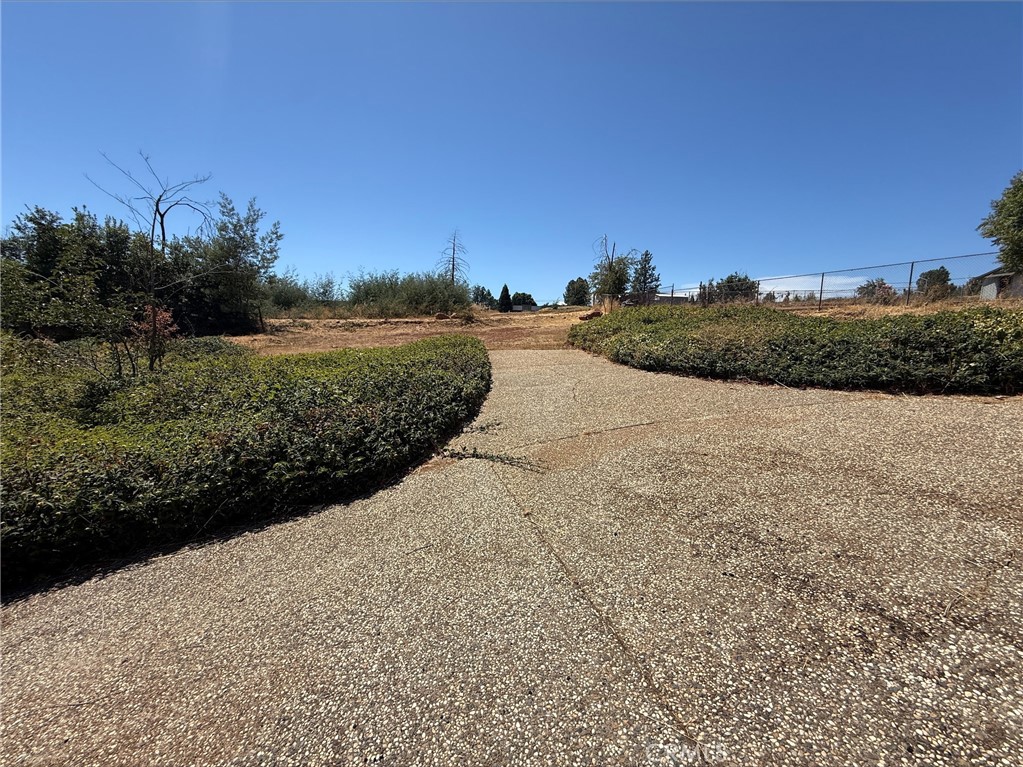 5825 Golden Oaks Road