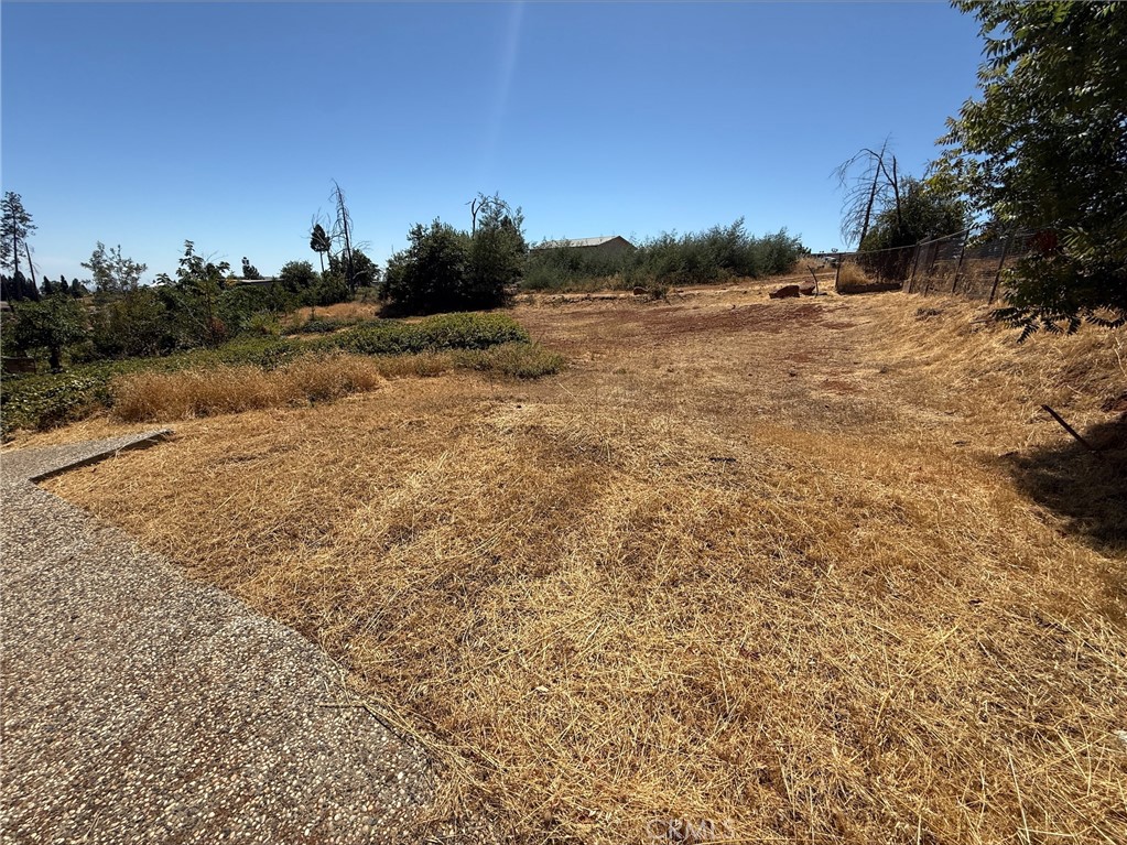 5825 Golden Oaks Road