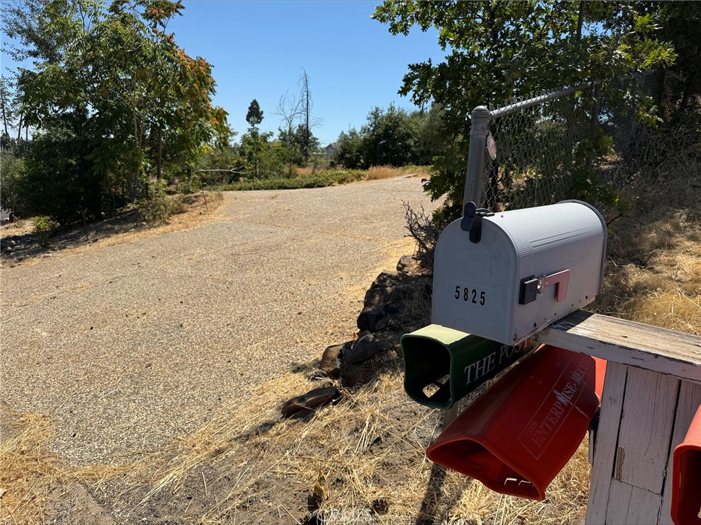 5825 Golden Oaks Road