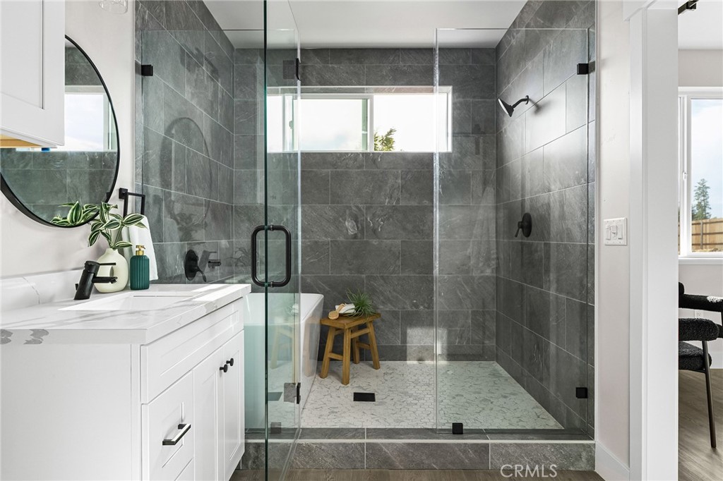5885 Pine View Drive