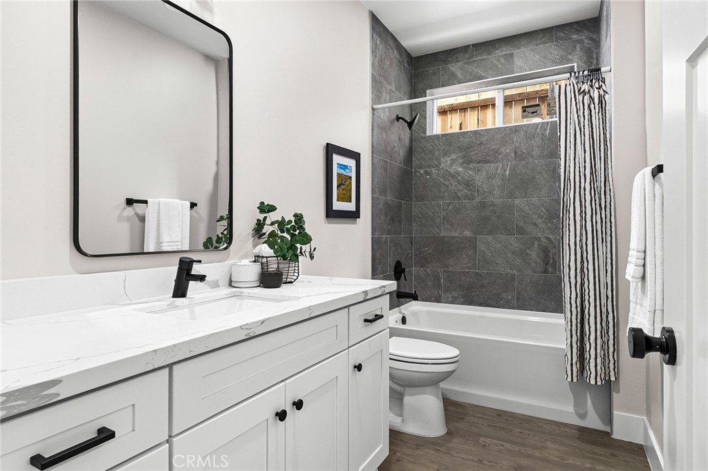5885 Pine View Drive