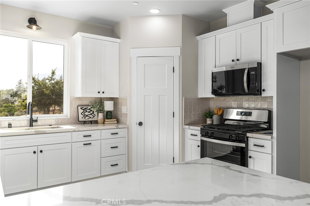 5885 Pine View Drive