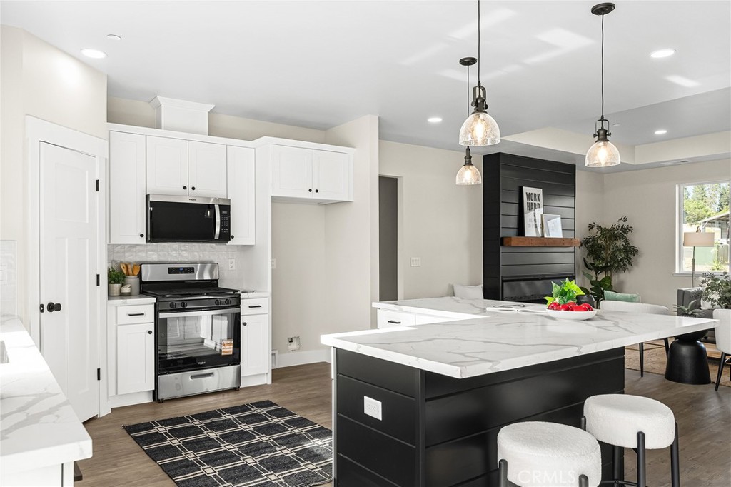 5885 Pine View Drive