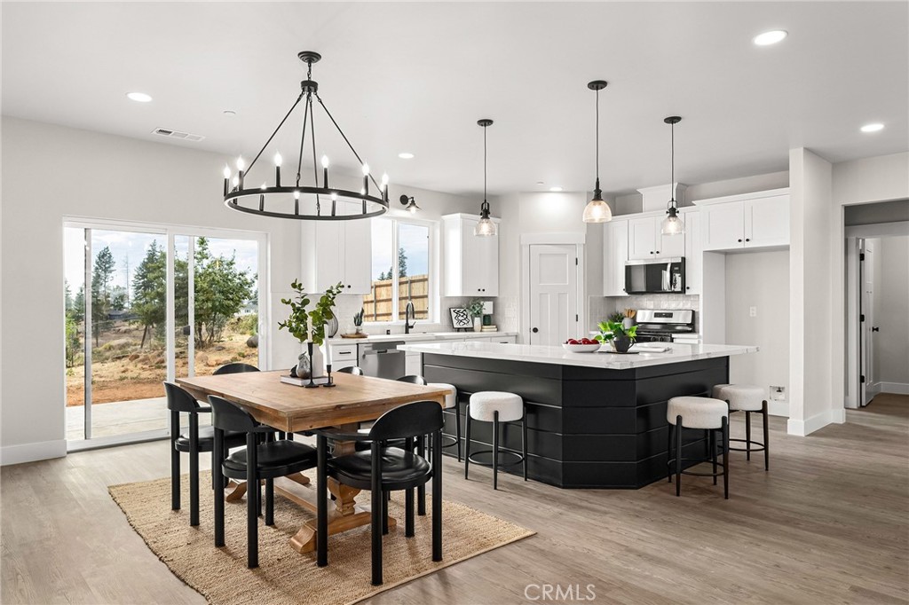 5885 Pine View Drive