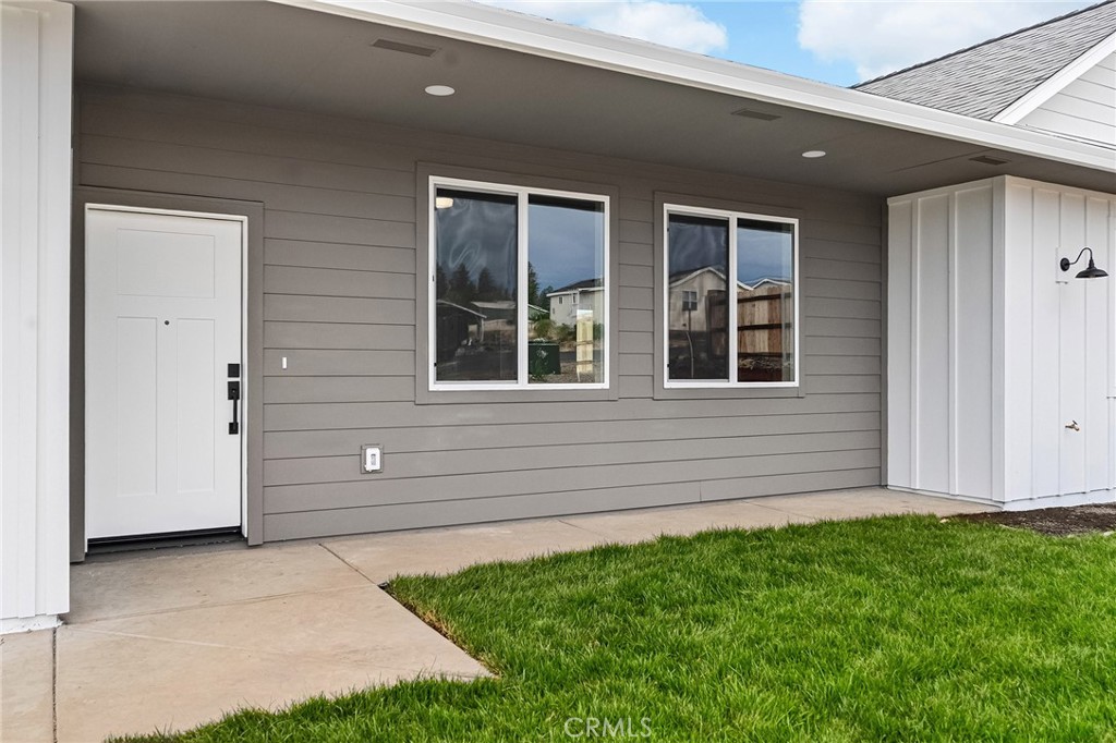 5885 Pine View Drive