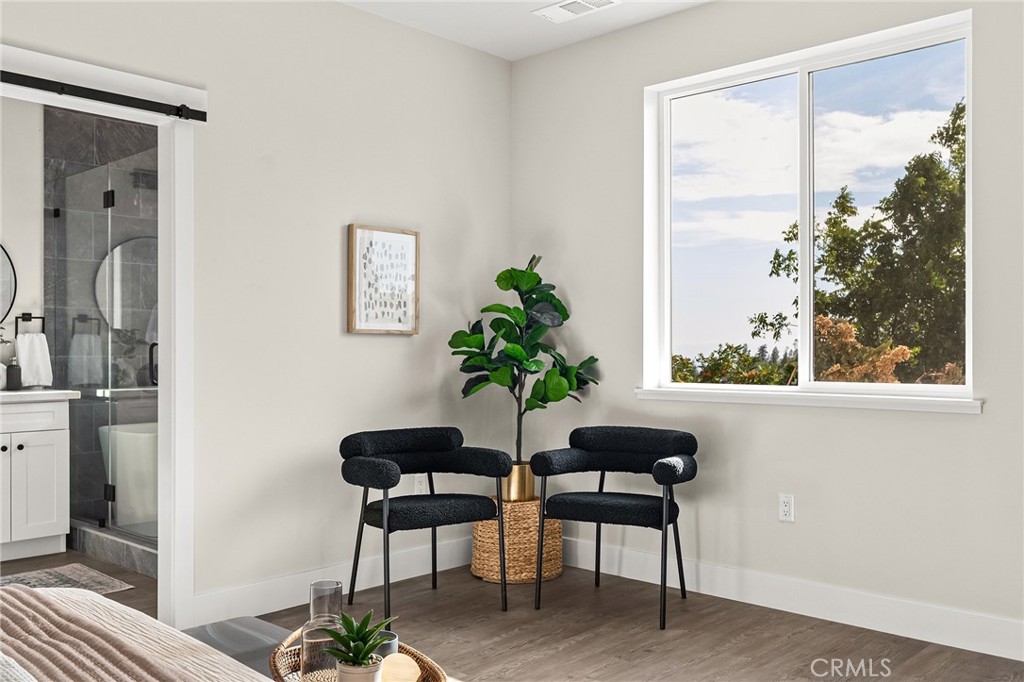 5885 Pine View Drive