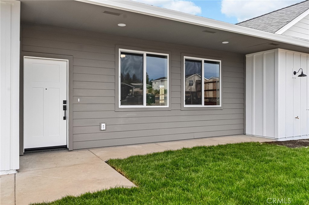 5885 Pine View Drive