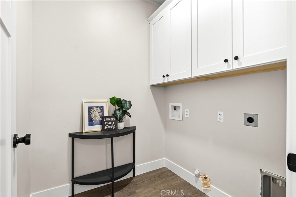 5885 Pine View Drive