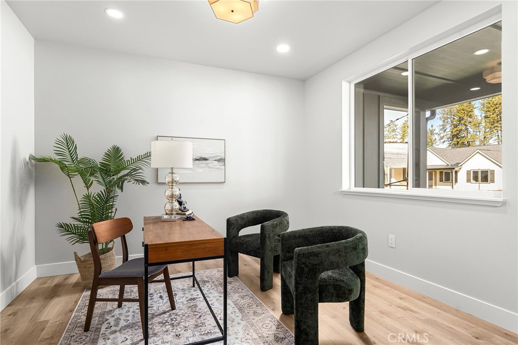 732 Madrone Way