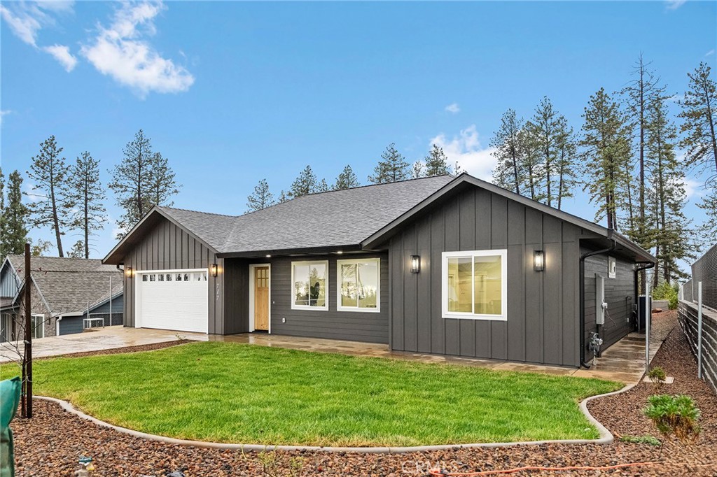 717 Madrone Way