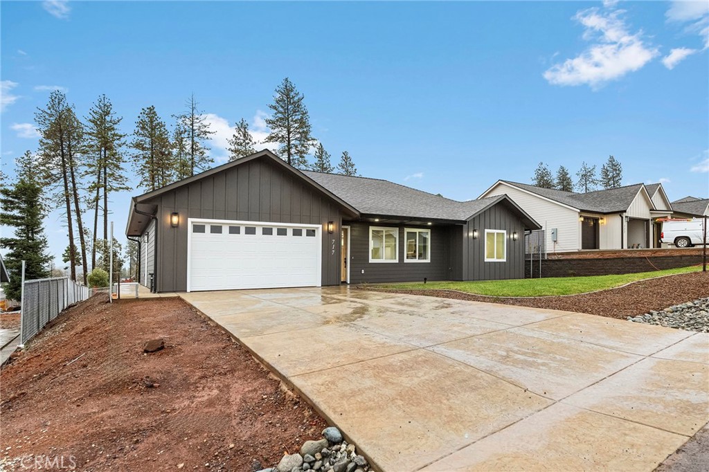 717 Madrone Way