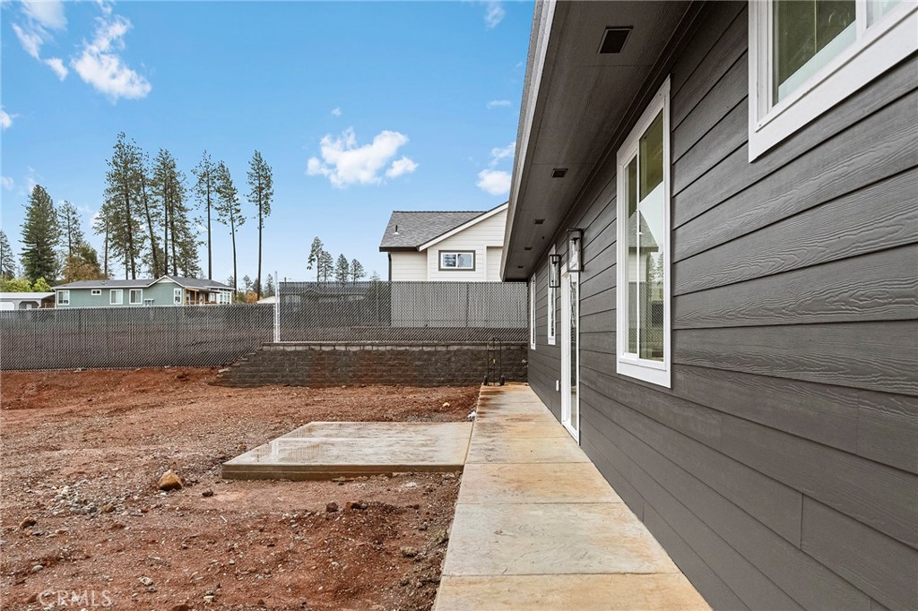 717 Madrone Way