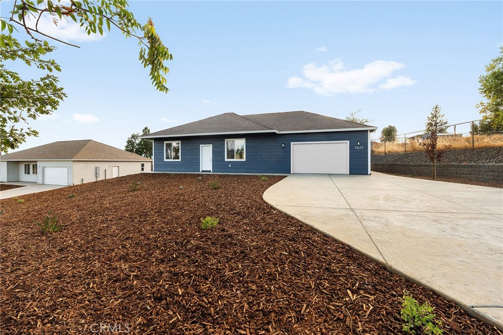 5825 Golden Oaks Road