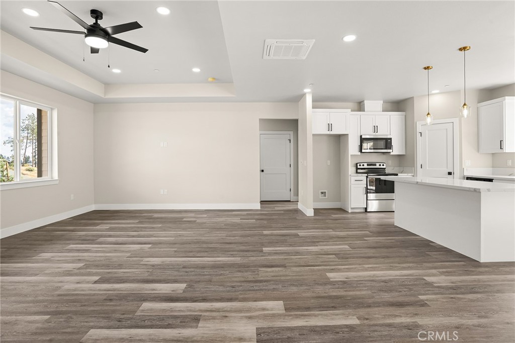 5819 Golden Oaks Road