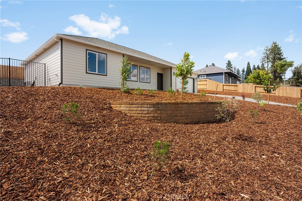 5819 Golden Oaks Road