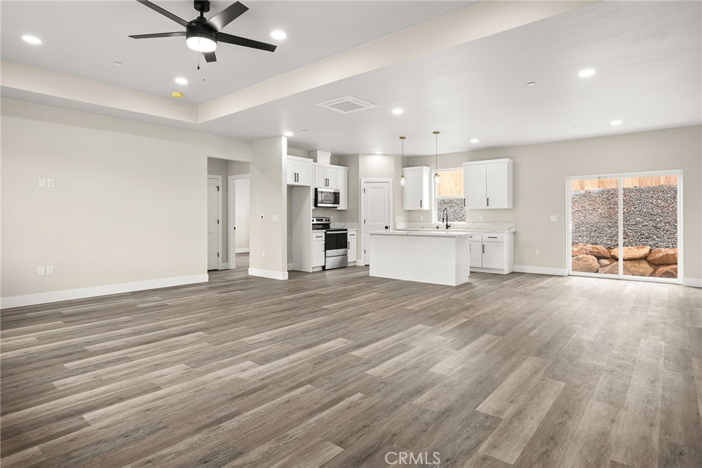 5819 Golden Oaks Road