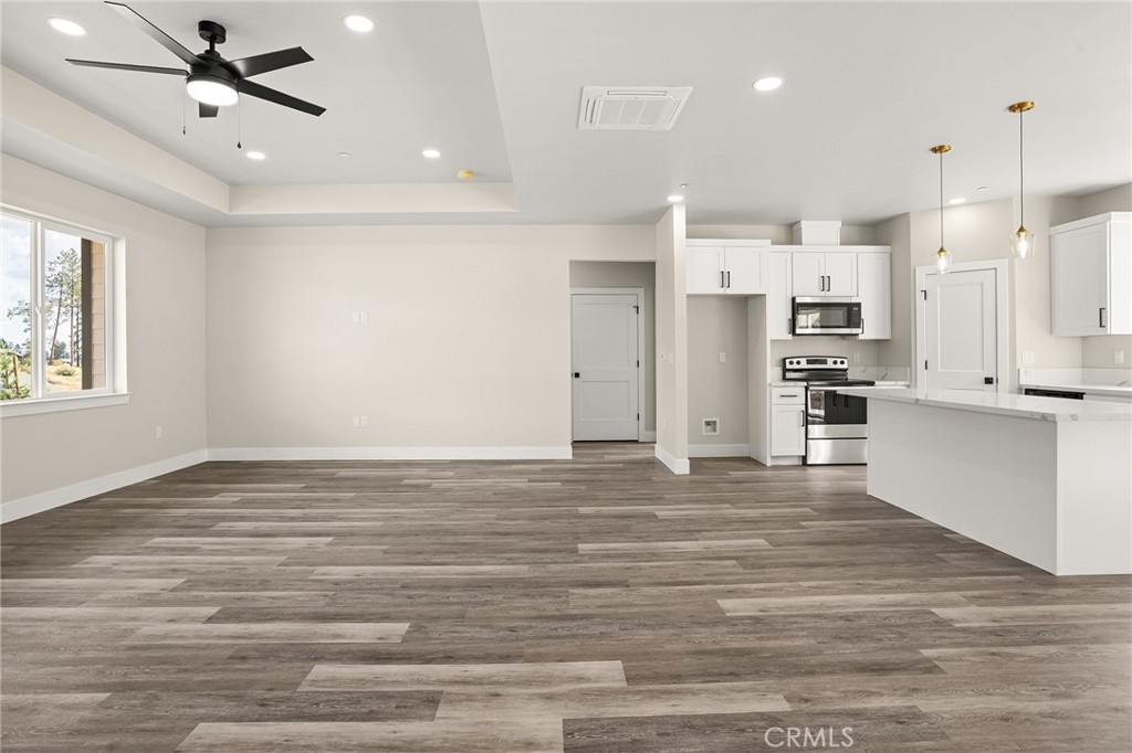 5819 Golden Oaks Road
