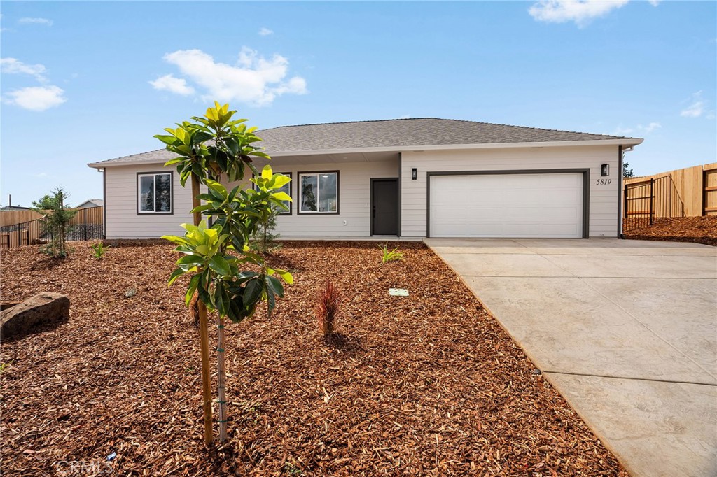 5819 Golden Oaks Road