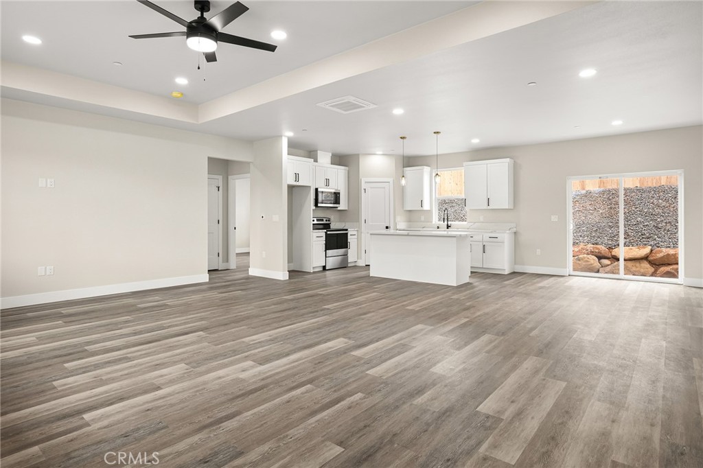 5819 Golden Oaks Road