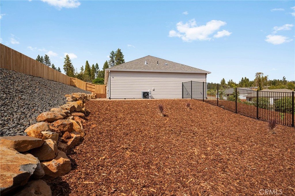 5819 Golden Oaks Road