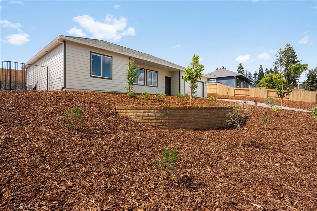 5819 Golden Oaks Road