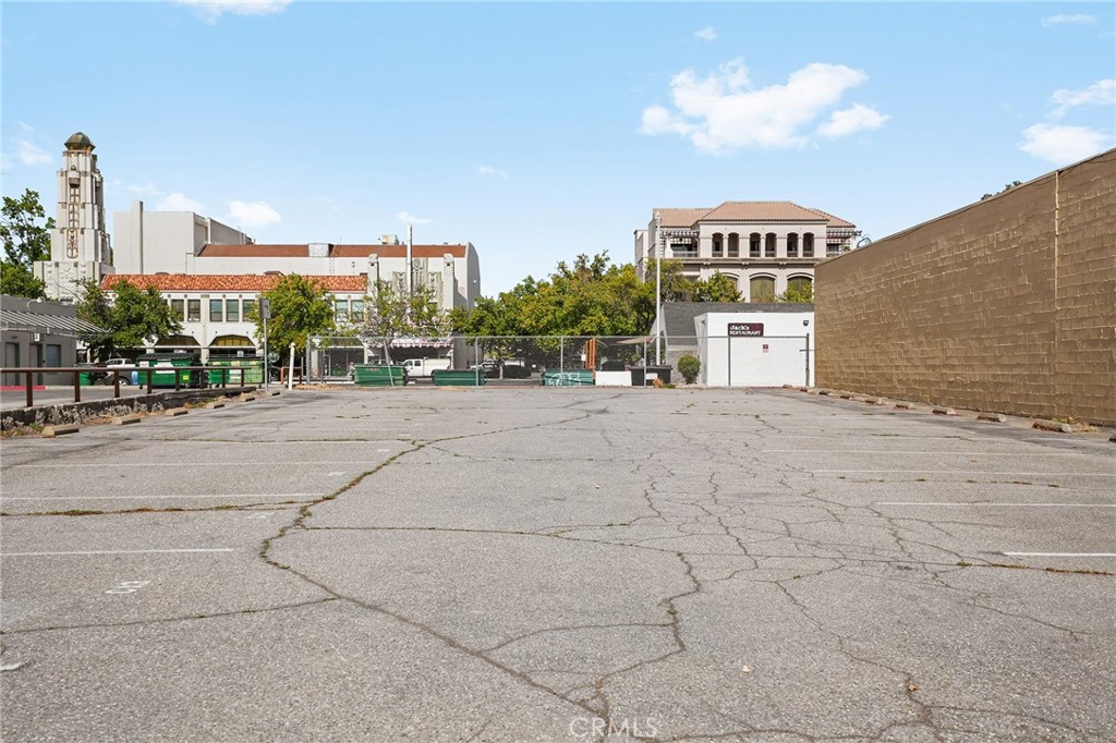 130 W 6th