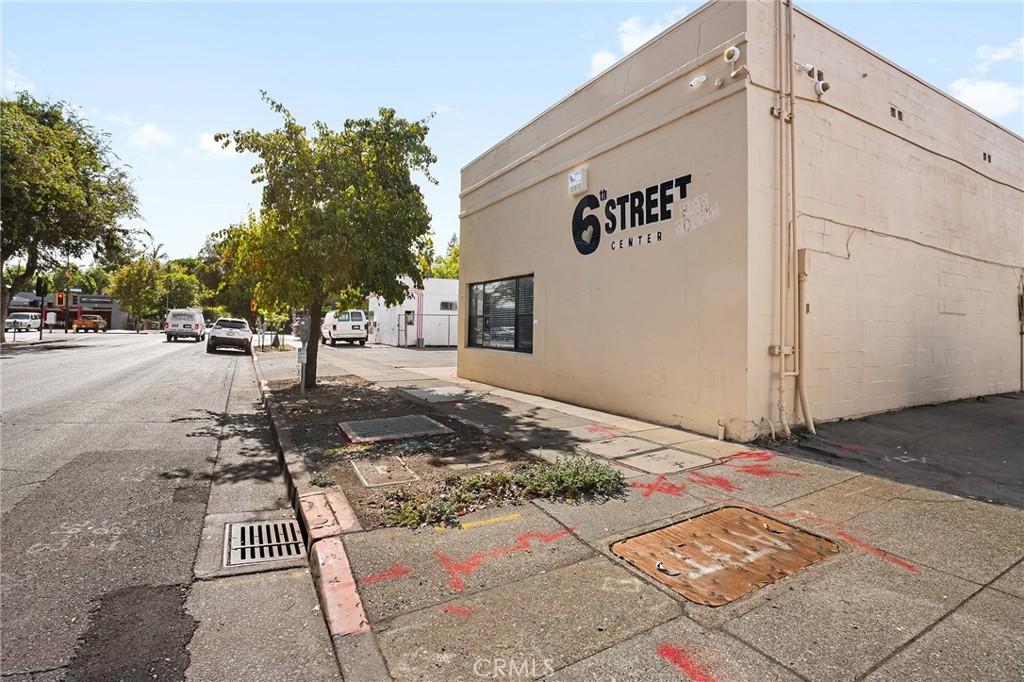 130 W 6th