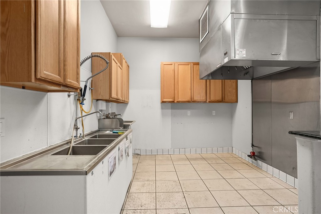 130 W 6th
