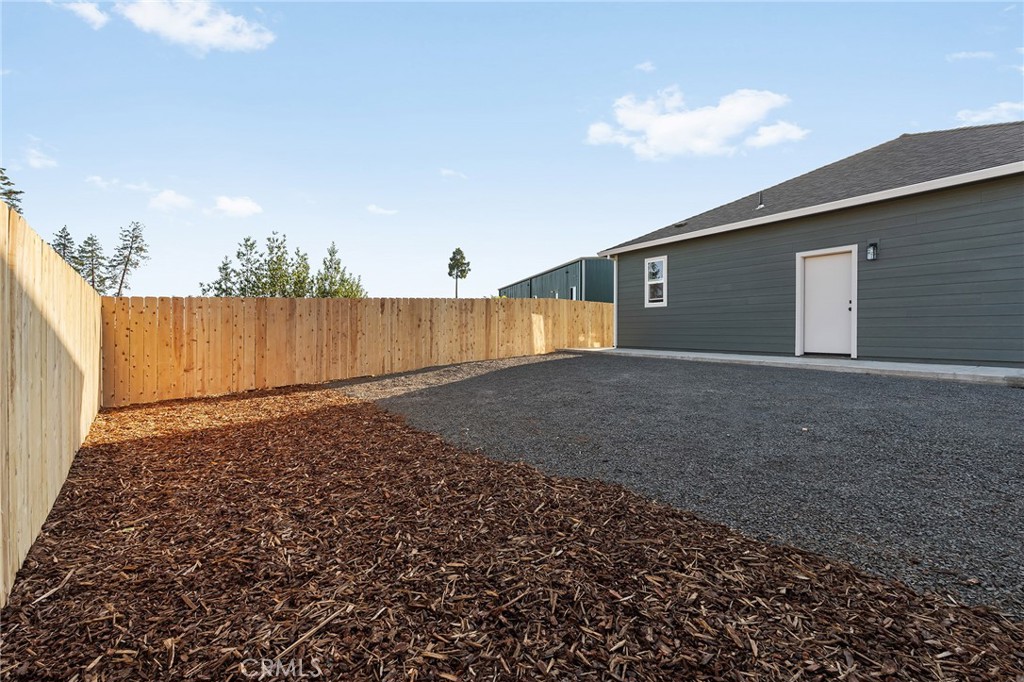 5811 Golden Oaks Road