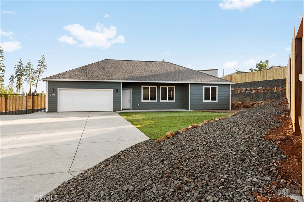 5811 Golden Oaks Road