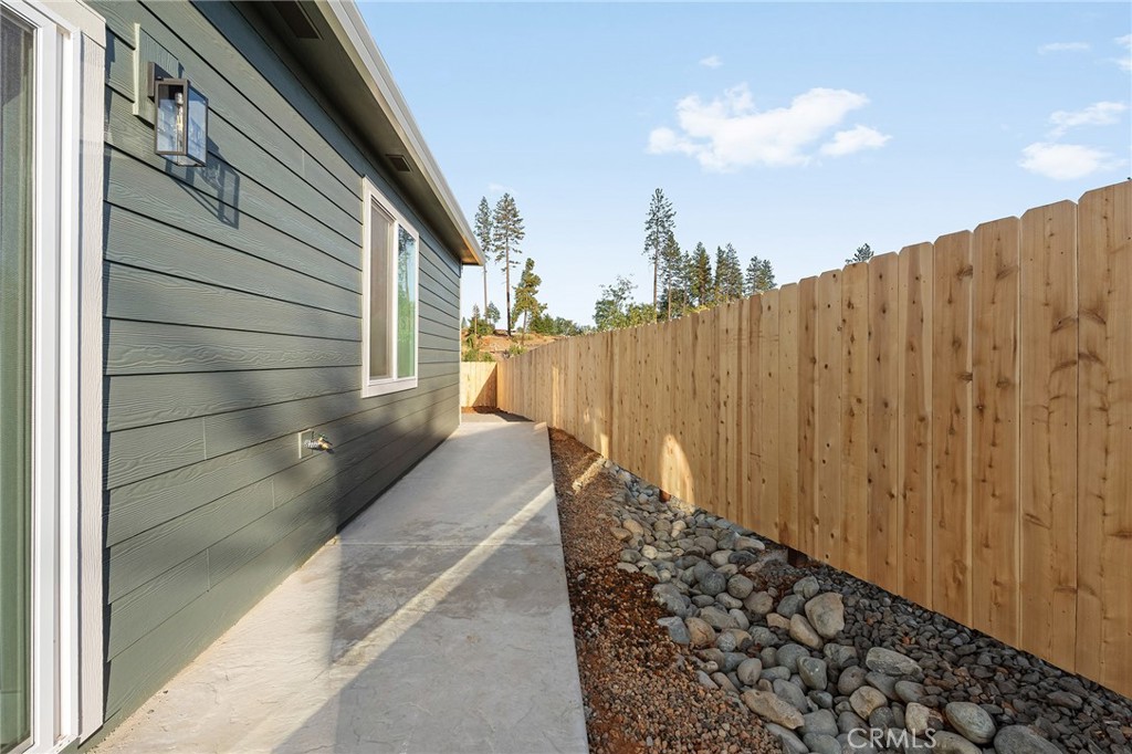 5811 Golden Oaks Road