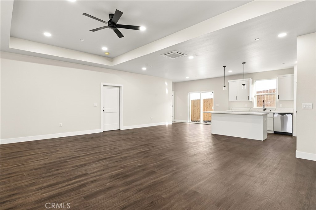 5811 Golden Oaks Road