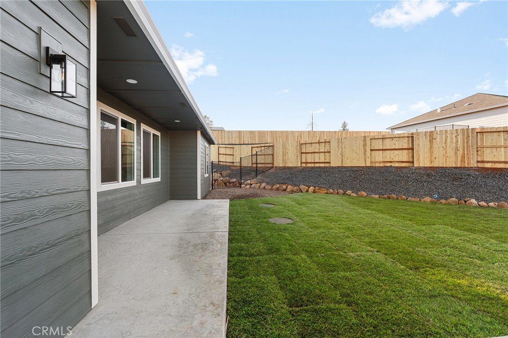 5811 Golden Oaks Road