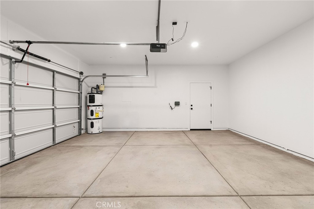 5811 Golden Oaks Road