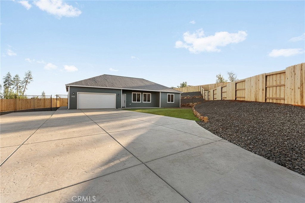 5811 Golden Oaks Road