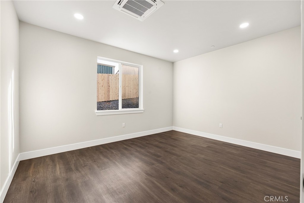 5811 Golden Oaks Road