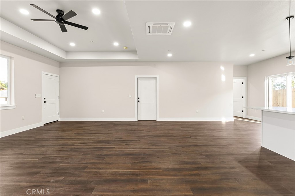 5811 Golden Oaks Road