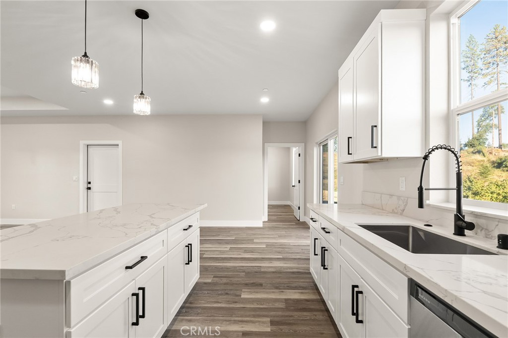 5812 Golden Oaks Road