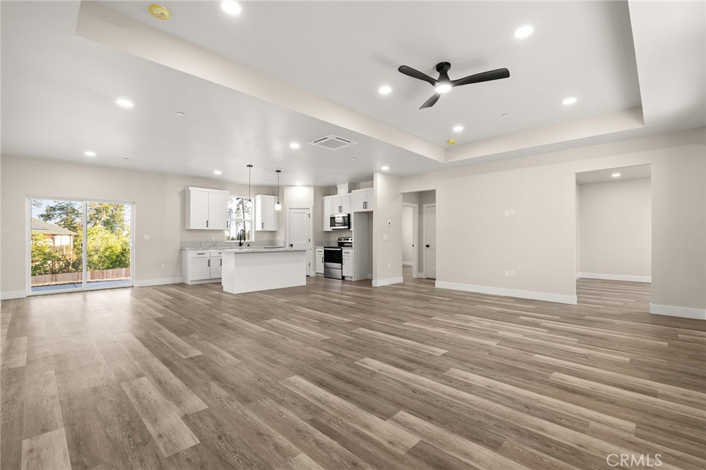 5812 Golden Oaks Road
