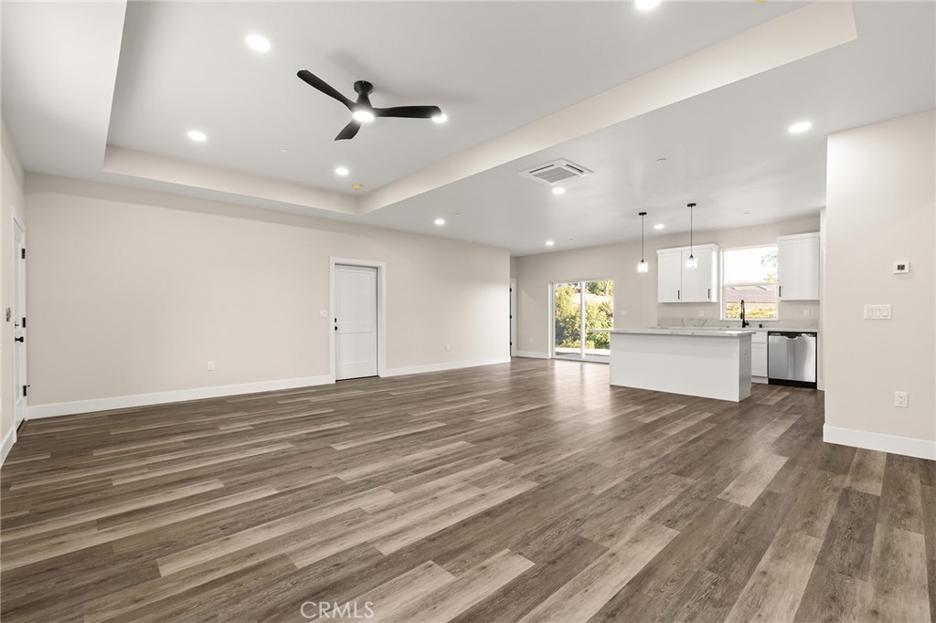 5812 Golden Oaks Road