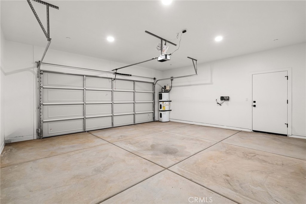 5812 Golden Oaks Road