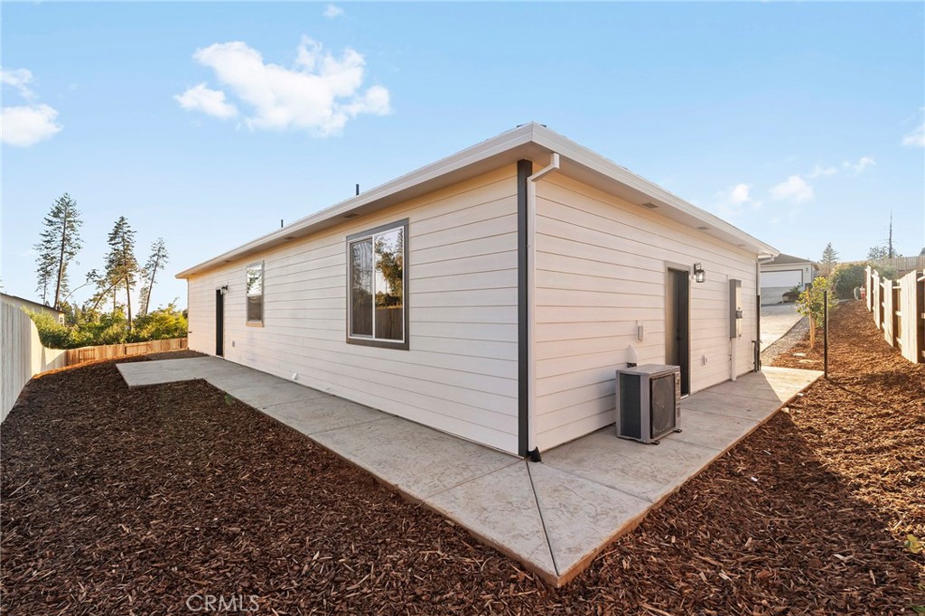 5820 Golden Oaks Road