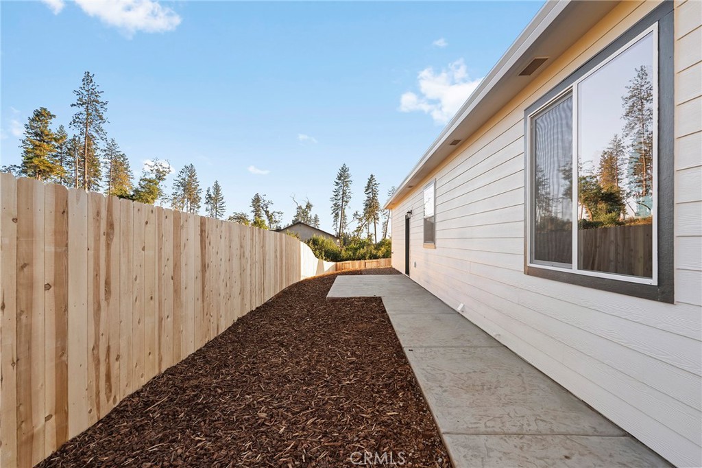 5820 Golden Oaks Road