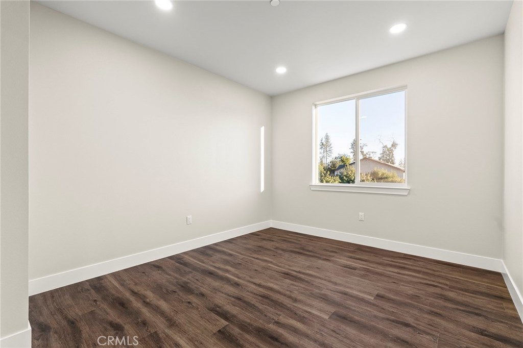 5820 Golden Oaks Road