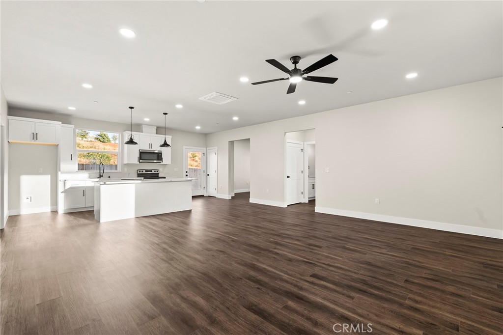 5820 Golden Oaks Road