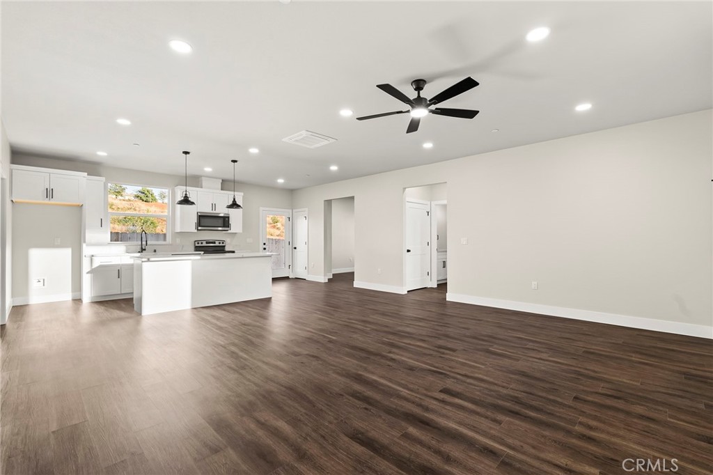 5820 Golden Oaks Road