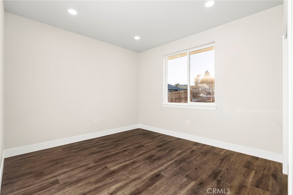5820 Golden Oaks Road