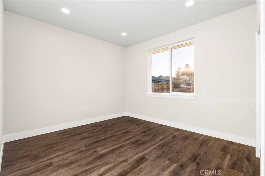 5820 Golden Oaks Road