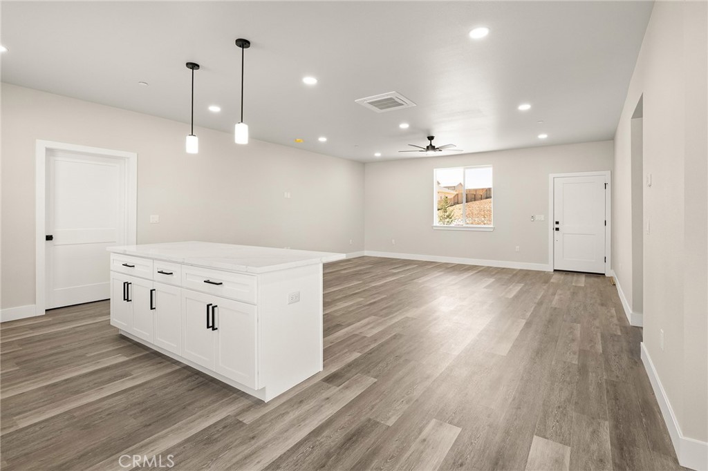 5826 Golden Oaks Road
