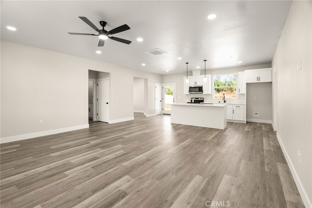 5826 Golden Oaks Road
